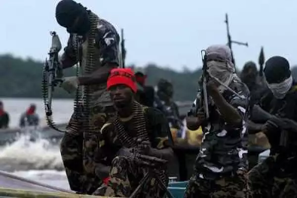 Niger Delta Avengers end ceasefire, bomb oil pipeline in Bonny